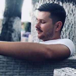 Meet your Posher, Adrian